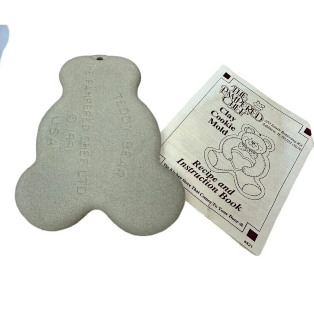 Vintage Teddy Bear Cookie Mold Pampered Chef Clay‎ Holding Heart USA 1991